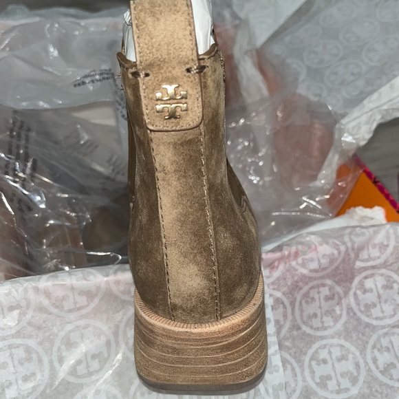 Tory Burch | Chelsea Bootie - Picture 5 of 13